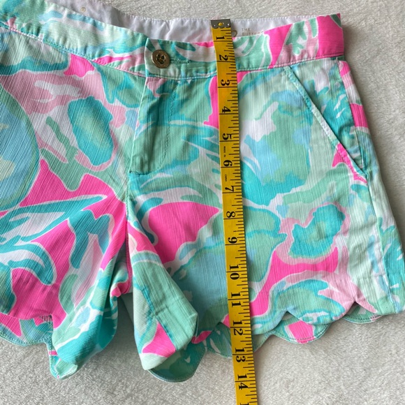 Lilly Pulitzer scalloped-hem shorts, size 2 - Picture 11 of 12